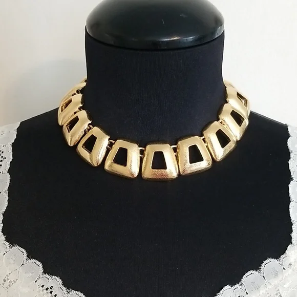 Gorgeous Anne Klein Statement Necklace - Picture 1 of 8